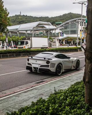 フェアレディ F12 カーボンファイバーボディキット F12 ノビテック N-ラゴスタイル フロントとバック バンパーホイールアーチ F12 フロントリップディフューザースポイラー