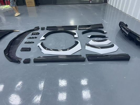ランボルギーニ ウルス カーボンファイバーボディ キット URUS 1016 スタイル カーボンファイバー フロントリップディフューザー スポイラー フード ホールアーチ