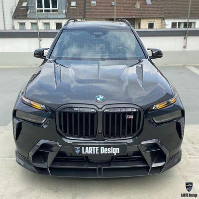 BMW X7 カーボンファイバー ボディキット X7 LD スタイル カーボンファイバー フロントリップディフューザー スポイラー フッド 輪弧