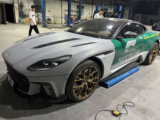 アストンマーティン DB11 カーボンファイバーボディキット DB11 マンスリースタイル フロントとバック バンパーサイドスカート フェンダー フードスポイラー