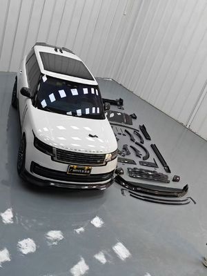 ランドローバー ランドローバー カーボンファイバー ボディキット ランドローバー アップグレード マンスリースタイルのフロントリップディフューザー スポイラー フード 輪 カーブ サイドスカート