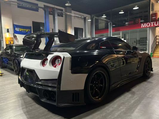 ニッサン GTR カーボンファイバーボディ キット GTR r35 アップグレード 2024ニスモスタイル フロントとリア バンパースポイラー フードフェンダー
