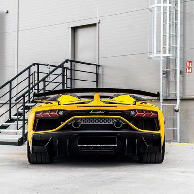 Lamborghini Aventador LP700 LP720 カーボンファイバー ボディキット Aventador SVJスタイルのアップグレード フロントとリア バンパースポイラー ボディキット