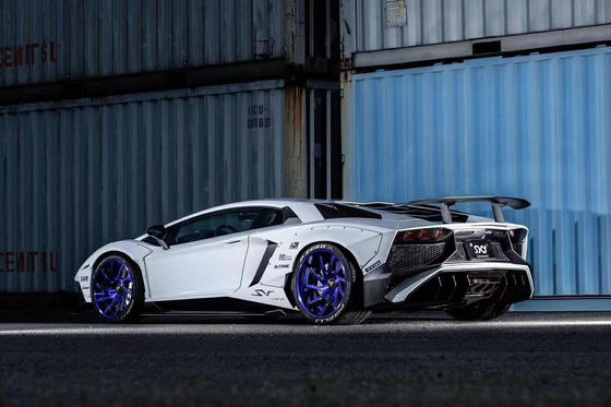 Lamborghini Aventador LP700 カーボンファイバーボディキット LP700 改良されたLBスタイルサイドスカート スポイラーホイールアーチ