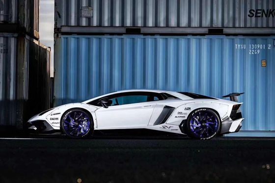Lamborghini Aventador LP700 カーボンファイバーボディキット LP700 改良されたLBスタイルサイドスカート スポイラーホイールアーチ