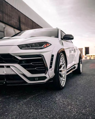 ランボルギーニのオートパーツ Urus ボディキット Urus アップグレード1016式 フロントスクープディフューザー スポイラー ワイドボディキット