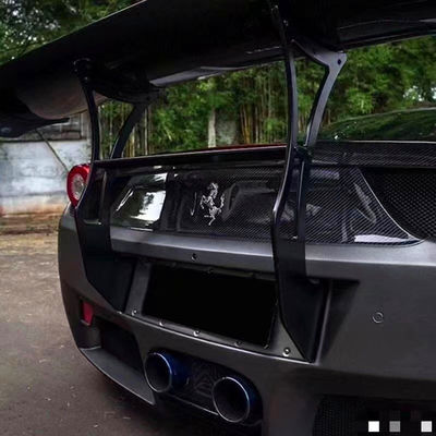 フェラーリ 458 488 カーボンファイバースポイラー 458 488 SVR スタイルのテイルスポイラー