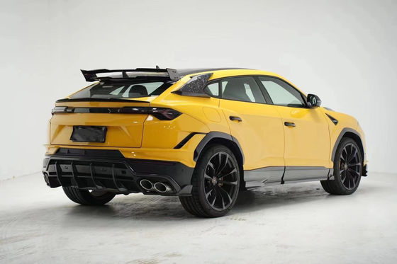 URUSランボルギーニ ボディキット 2018-2019 カーボンファイバー フロントリップディフューザー Urus ワイドボディキット