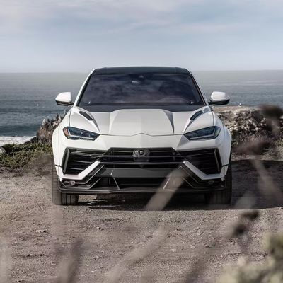 RT URUSSUVのカーボンボディキット ランボルギーニ フロントリップディフューザー ホールアーチ ワイドボディキット