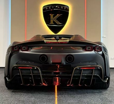 フェラーリ SF90 カーボンファイバーボディ SF90 KY PP プラスチックディフューザー スポイラー サイドスカート ボディキット