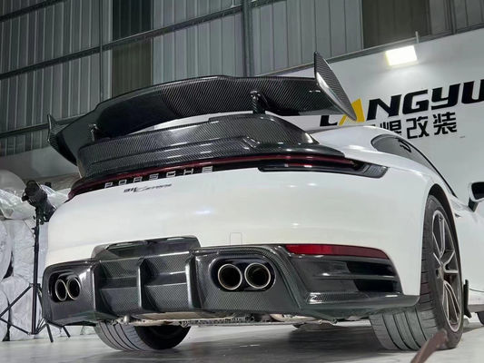 ポルシェ 911 992 カーボンファイバーボディキット 911 992 アップグレードされたブラススタイル フロントショベルディフューザー スポイラーボディキット