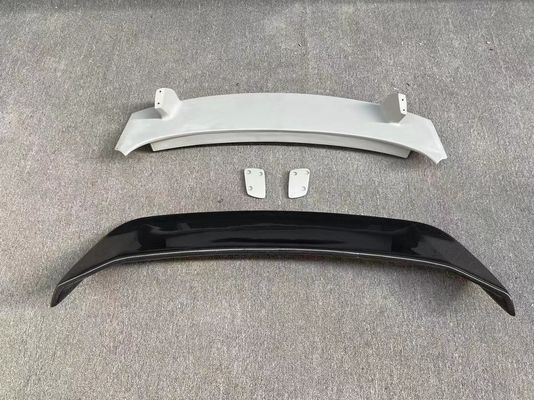ポルシェ パラメラ 971 スポイラー用のオートパーツ パラメラ 971は,テックアートのスタイルカーボンファイバースポイラーでアップグレードされました