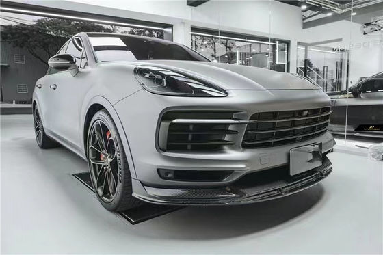 ポルシェ・カイエンヌ・クーペ カーボン・ファイバー・ボディ・キット カイエンヌ・クーペ アップグレードされたFDスタイル カーボン・ファイバー フロント・リップ・ディフューザー・ボディ・キット