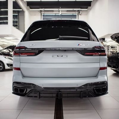 BMW X7 カーボンファイバー ボディキット X7 カーボンファイバー フロント リップディフューザー スポイラー フード サイドスカート ワイドボディキット
