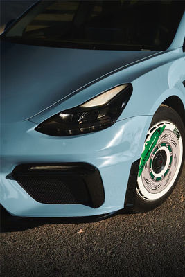 テスラ・モデル3用の自動車部品 カーソリキット PP プラスチック素材 モデル3 GT4スタイルのアップグレードされたフロントバンパーカーソリキット