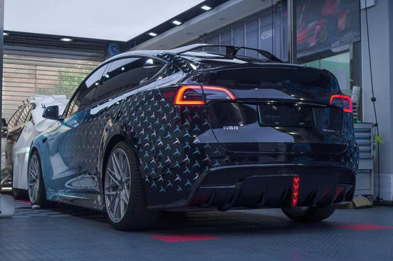 テスラのオートパーツ MODEL Y ボディキット MODEL Y アップグレードされたSDスタイル フロントとリア バンパースポイラー カーボンファイバー ボディキット