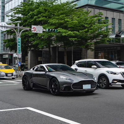 DB11 アストンマーティン ボディキット カスタムカラー フード カーボンファイバー エンジンハッチ 2017-