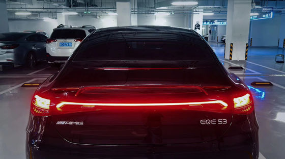 メルセデス・ベンツ EQE カーボンファイバースポイラー EQEはBSスタイルのカーボンファイバースポイラー尾翼をアップグレードします