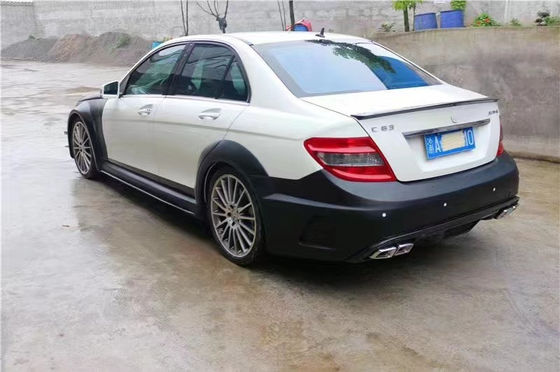 メルセデス W204 C63 ボディキット W204 ブラックシリーズアップグレード スタイル フロントとリア バンパー フード ワイドボディキット
